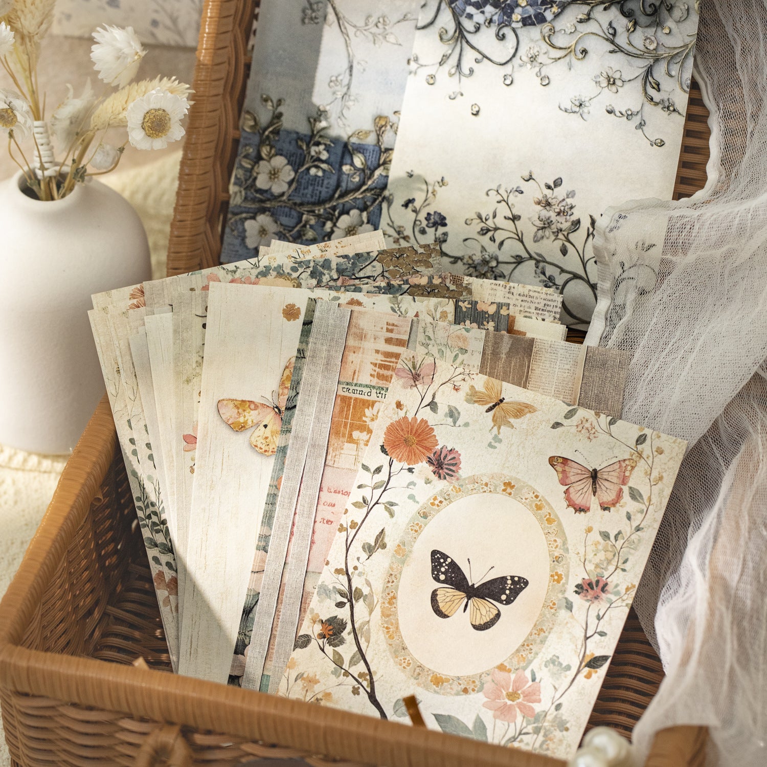 30 Sheets Vintage Floral Journal Paper MSQM
