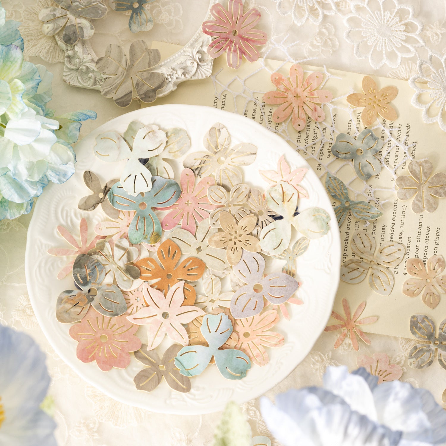 25 Pcs Cutout Paper Flowers XHXL