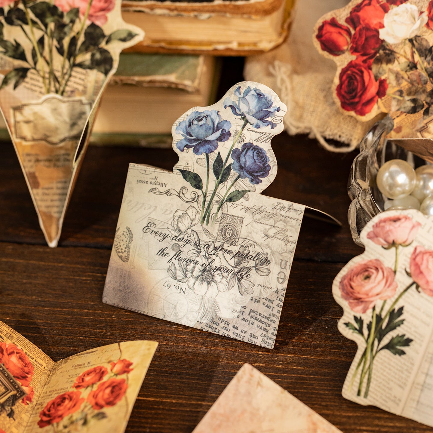 14 Pcs Flower Themed Cardstock and Envelope FHLX