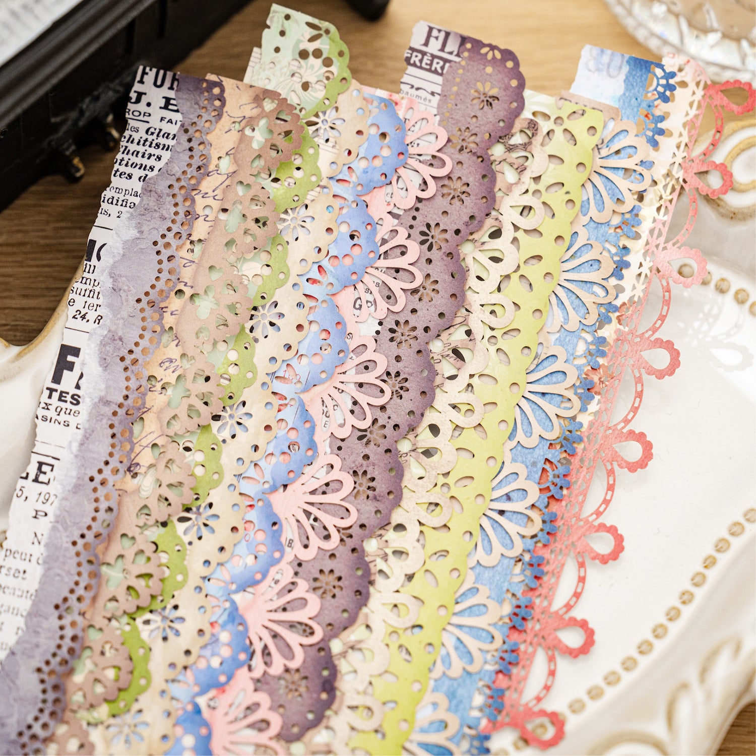 10 Pcs Cutout Lace Stickers YRZZ
