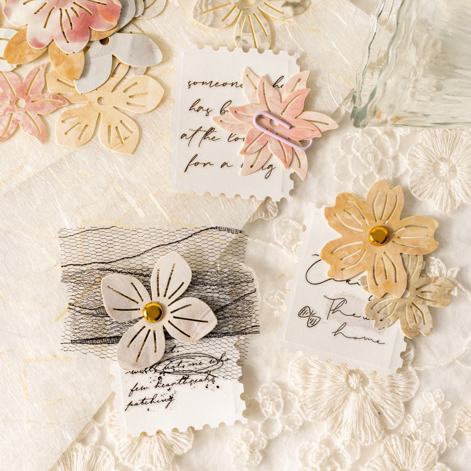 25 Pcs Cutout Paper Flowers XHXL