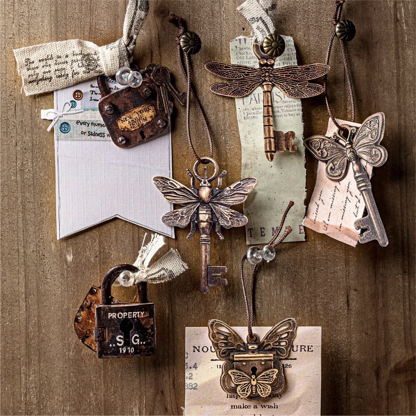 25 Pcs Vintage Key Themed Stickers SMMMB