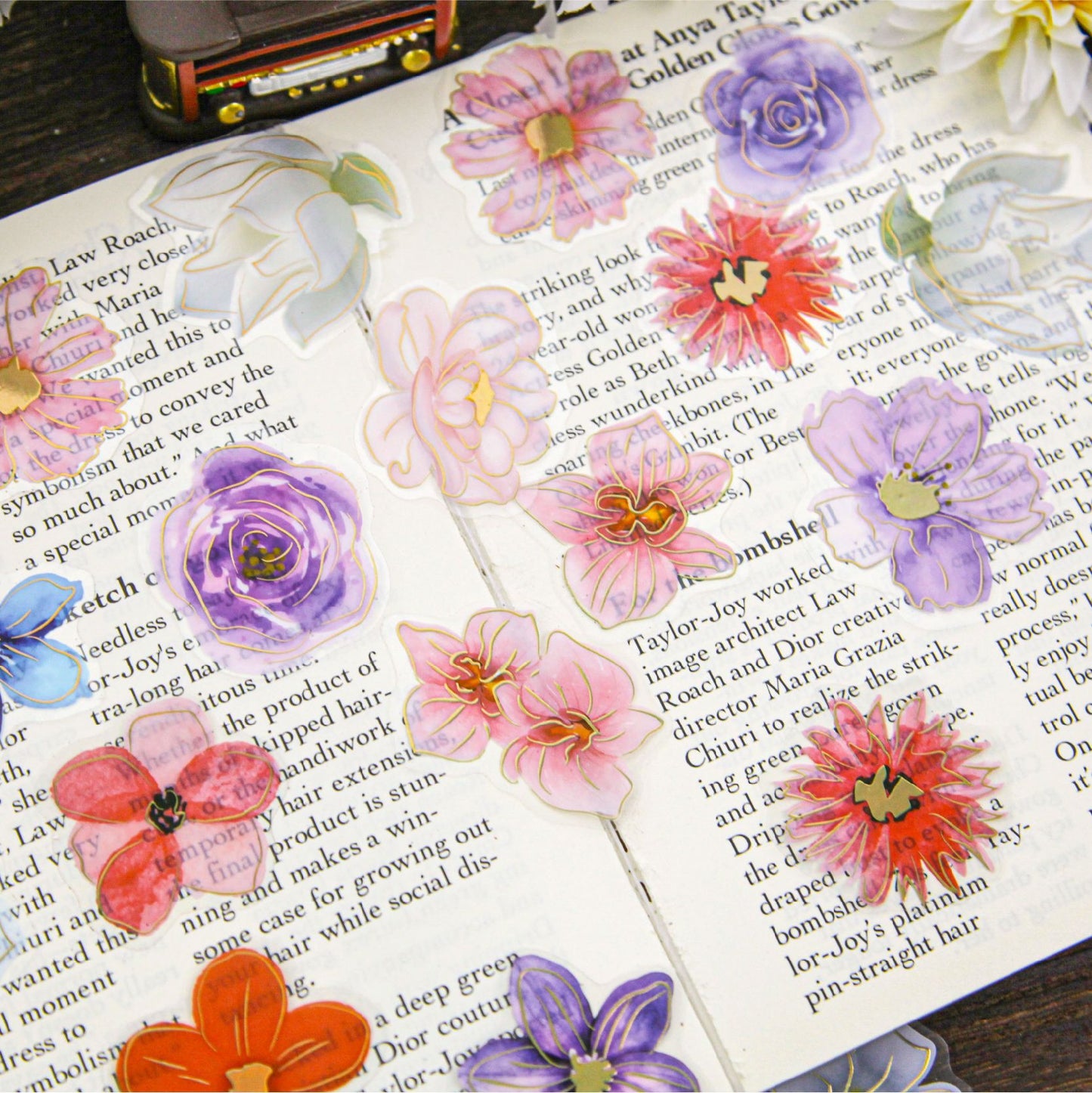 30 Pcs Holographic Flower Stickers QMHJ