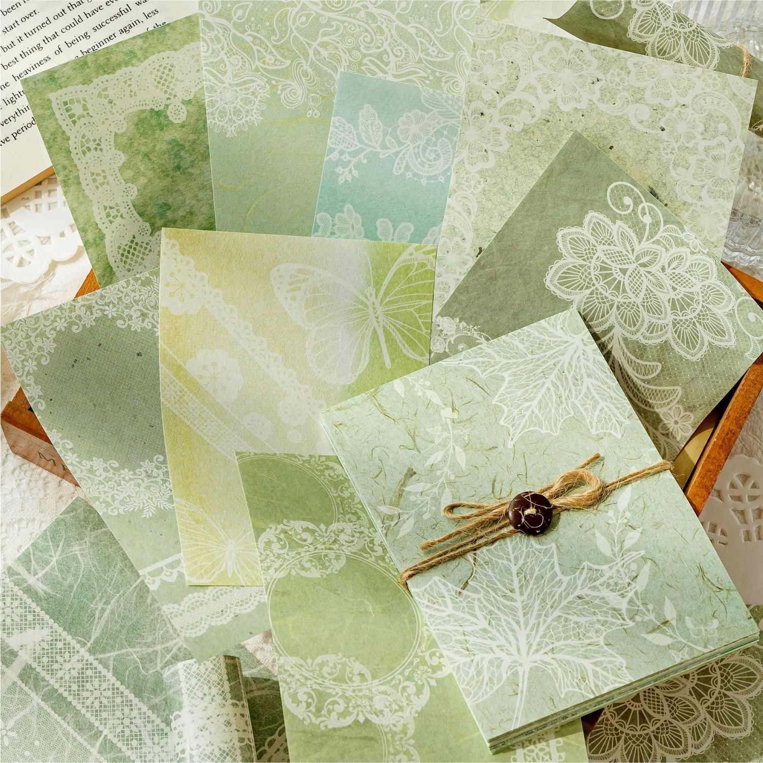 30 Sheets Lace Theme Scrapbook Paper LSXJ